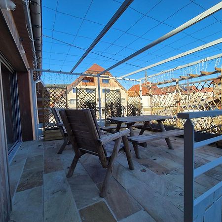 Del Vino Bar A Vin & Guitares Appartement Sauna Terrasse Garage Orchamps-Vennes Exterior foto